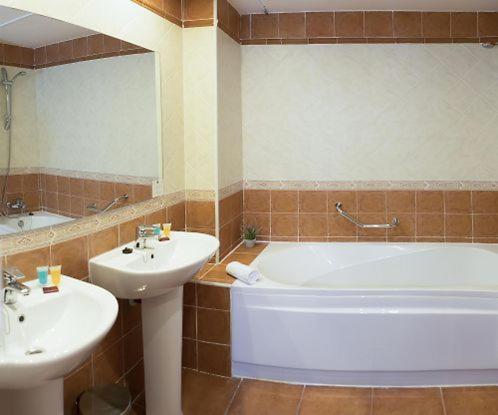 Hotel Wellness Marbella Hills Ojen Exterior photo
